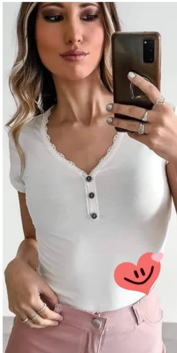 Remera Manga Corta con Puntilla