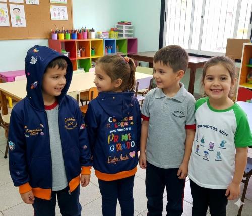 Camperas   de Egresados Jardin Más Remera - Miniatura 3