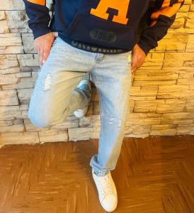 Jeans Mom Especial C/rotura y Bigote - Miniatura 2