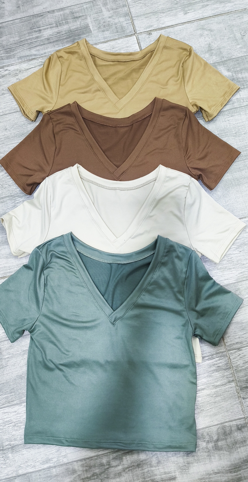 " Remera en V " Modal - Imagen 5