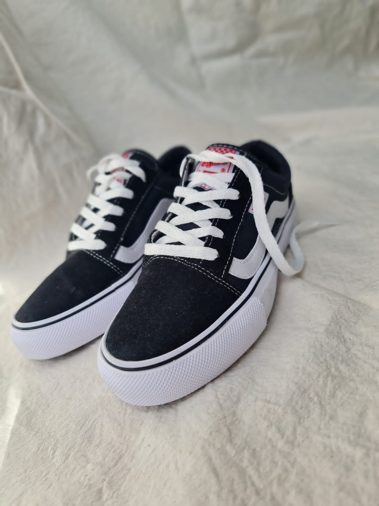 Vans Clasicas Unisex. Llevo Pedidos a Flores - Imagen 2