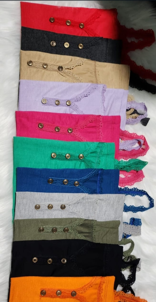 Musculosa Basica con Puntilla y Boton - Imagen 2