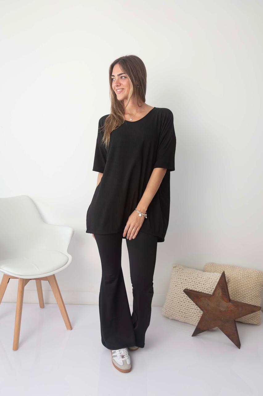 Remera Tefi - WhatsApp%20Image%202026-10-22%20at%2013.22.28%20(2).jpeg