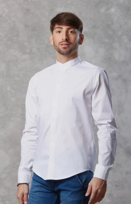 Camisa Entallada Cuello Mao - Blanco y Negro