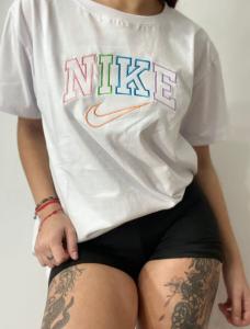 Remera Nike Bordada Algodón Peinado - Miniatura 2