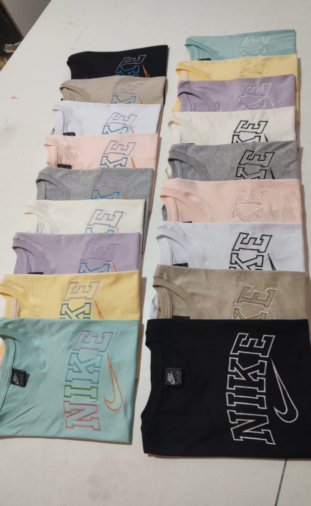Remera Nike Bordada Algodón Peinado - Imagen 8