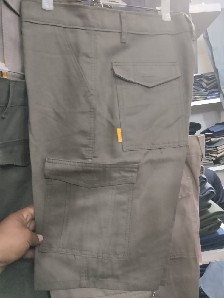 Bermudas Cargo de Trabajo - Imagen 2