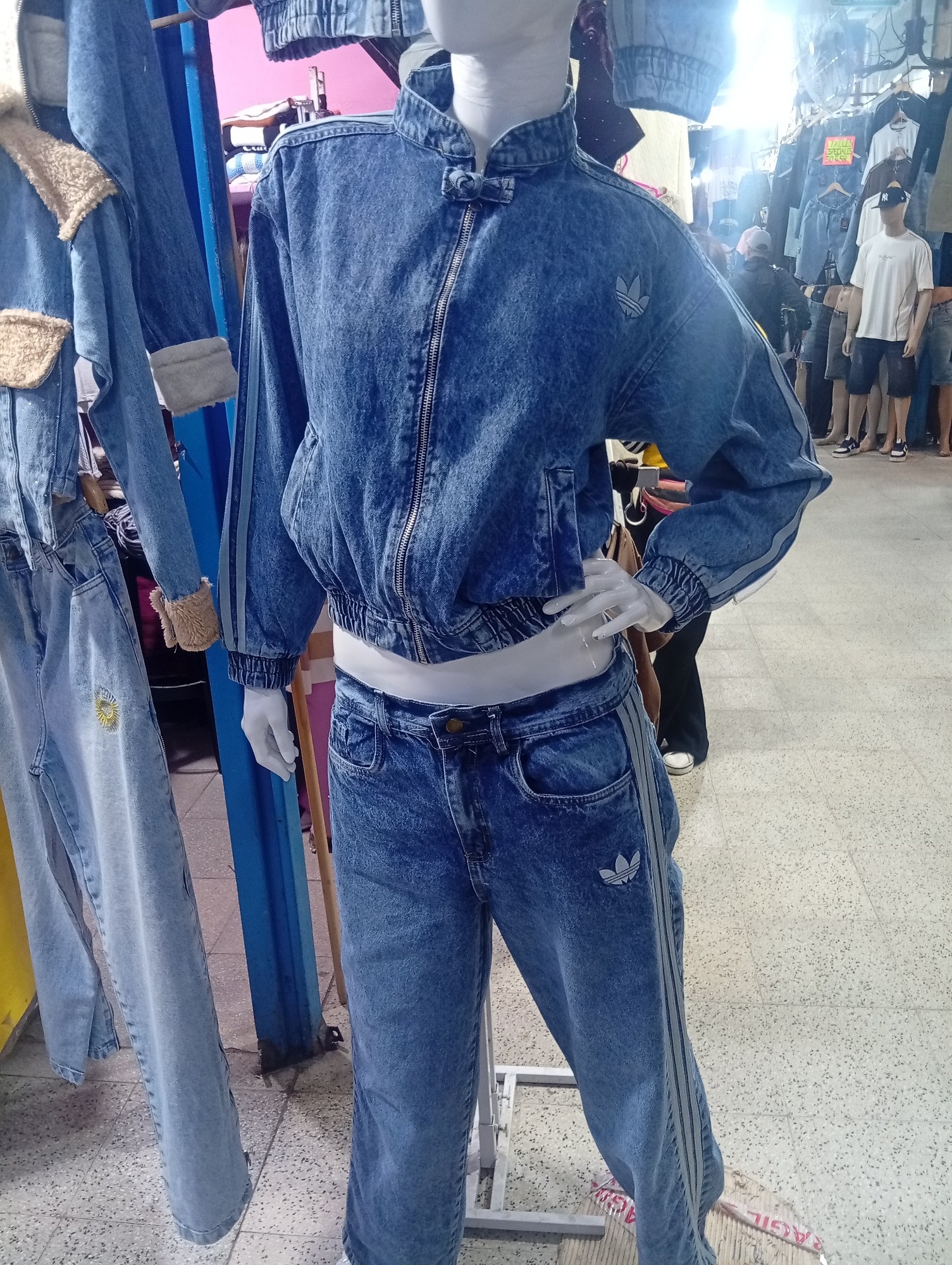 Conjunto Campera Pantalón Jean Adi Das Dama Tres Tiras - Imagen 2