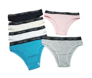 Vedetina Calvin Klein