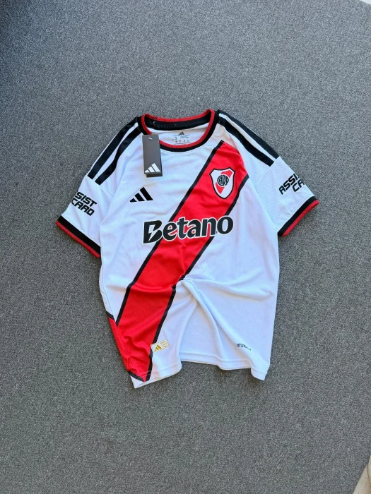 Remeras River 2026