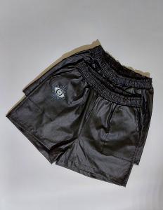 Short  Engomado con Bordado
