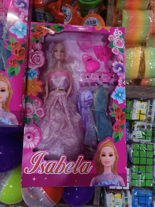 Muñecas con Vestidos  de Goma con Accesorios
