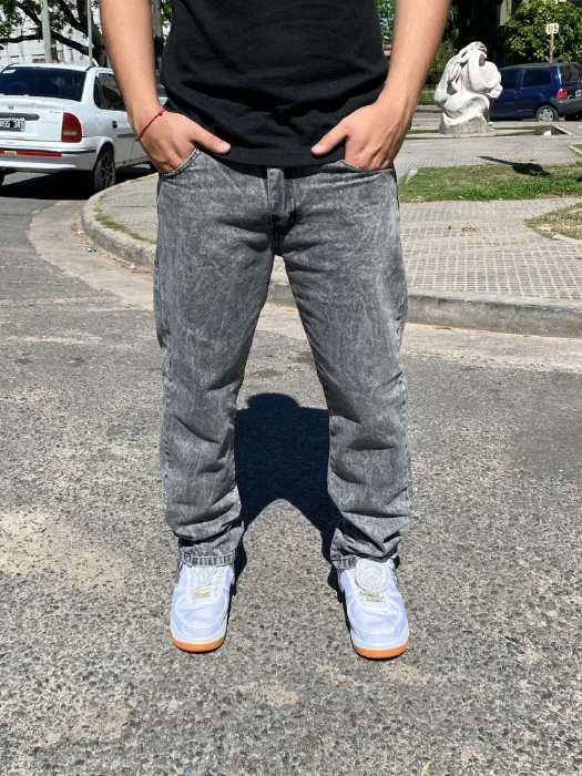 Jean Mom Liso Gris