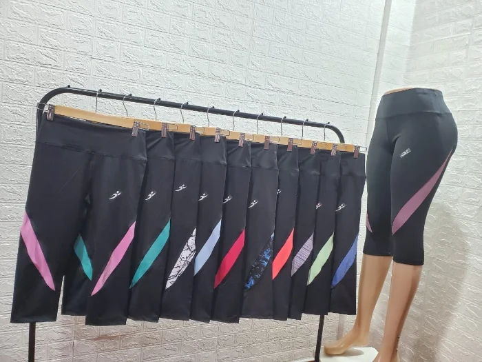 Capris de Laycra (negro ) en Vaplex ( Gris)