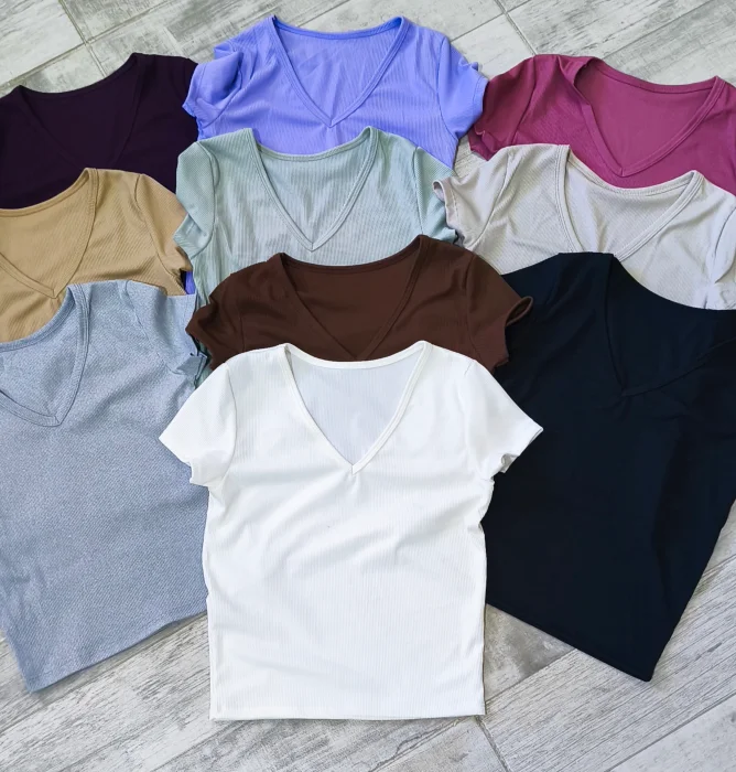 " Remera en V  "