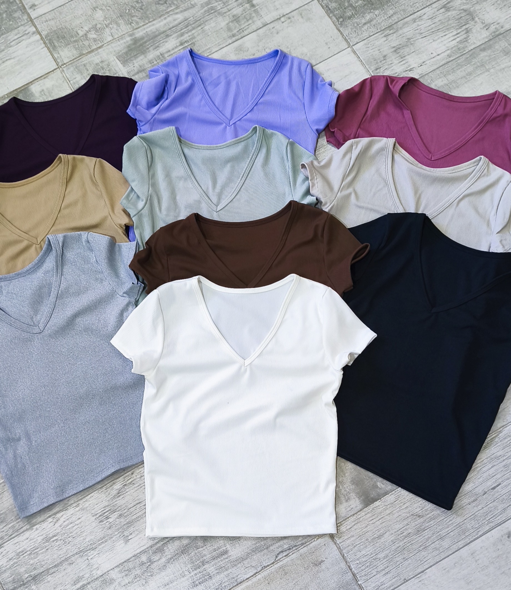 " Remera en V  " - Imagen 4