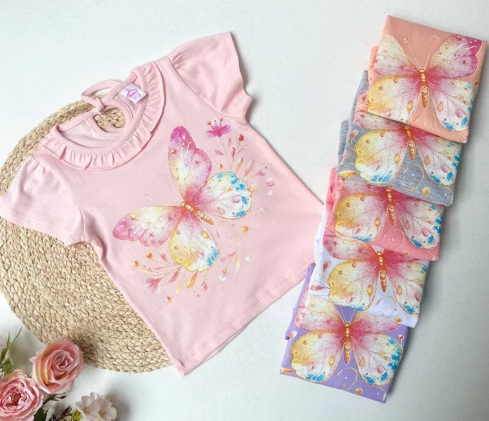 Remera con Estampado y Glitters