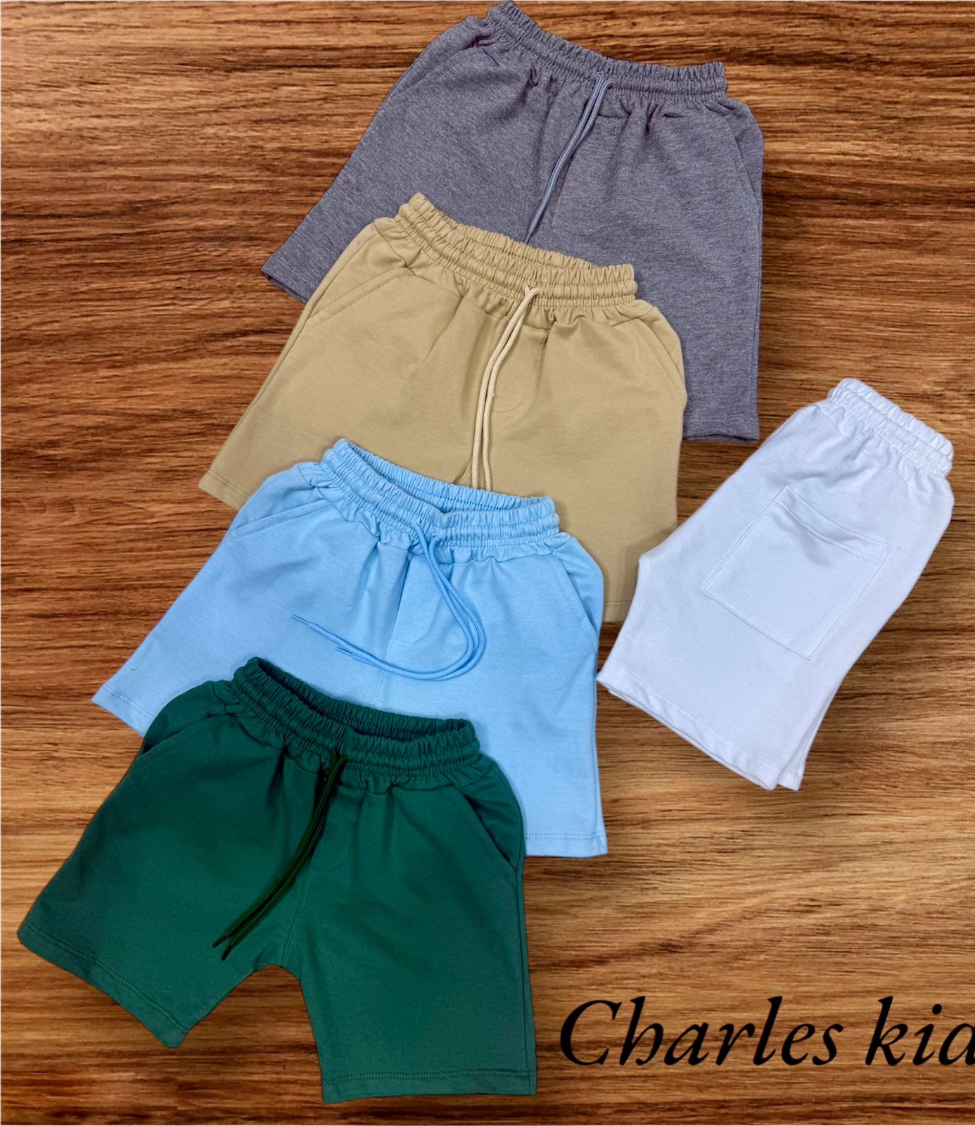 Shorts Lisos - 9c8fb147-c8fd-429b-a32c-5a38c96281df.jpeg