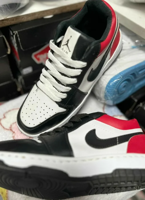 Jordan Low Roja