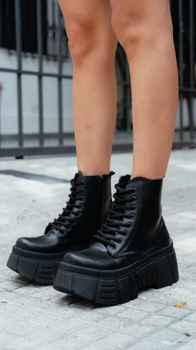 Borcegos con Plataforma Darcy Negro Pu