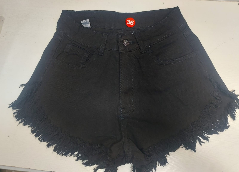 Short Mom Ara Negro Rigido Deflecado - Imagen 2