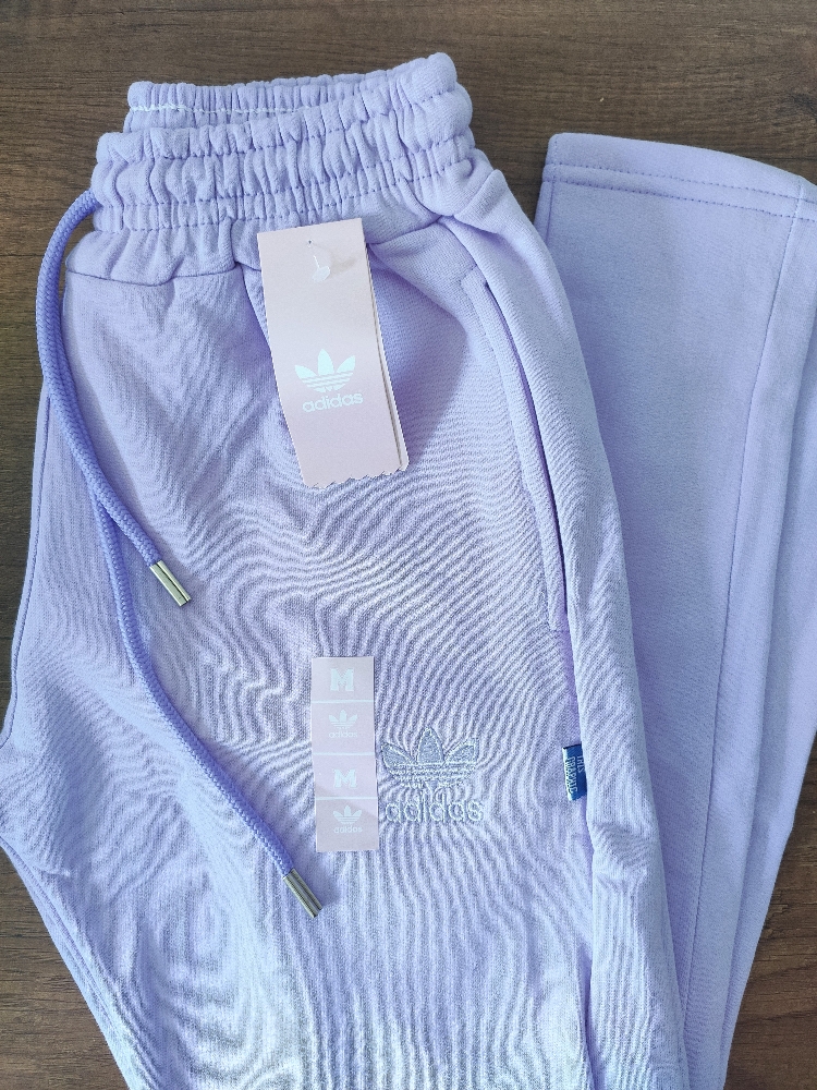 Jogger Adidas Frisado Liso - Imagen 3
