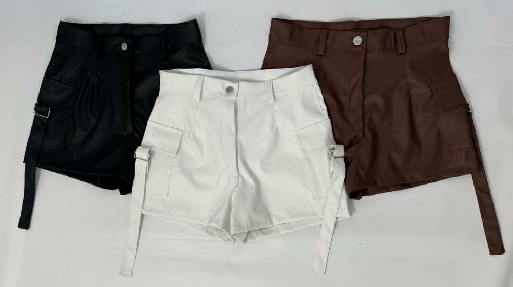 Short Cargo de Cuerina - Imagen 3