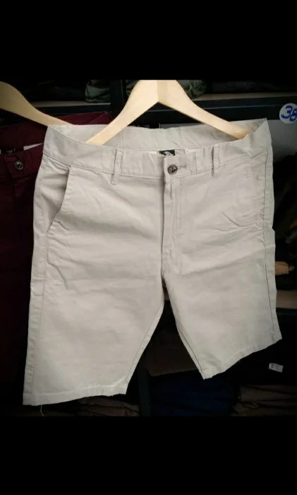 Bermuda Corte Chino de Gabardina