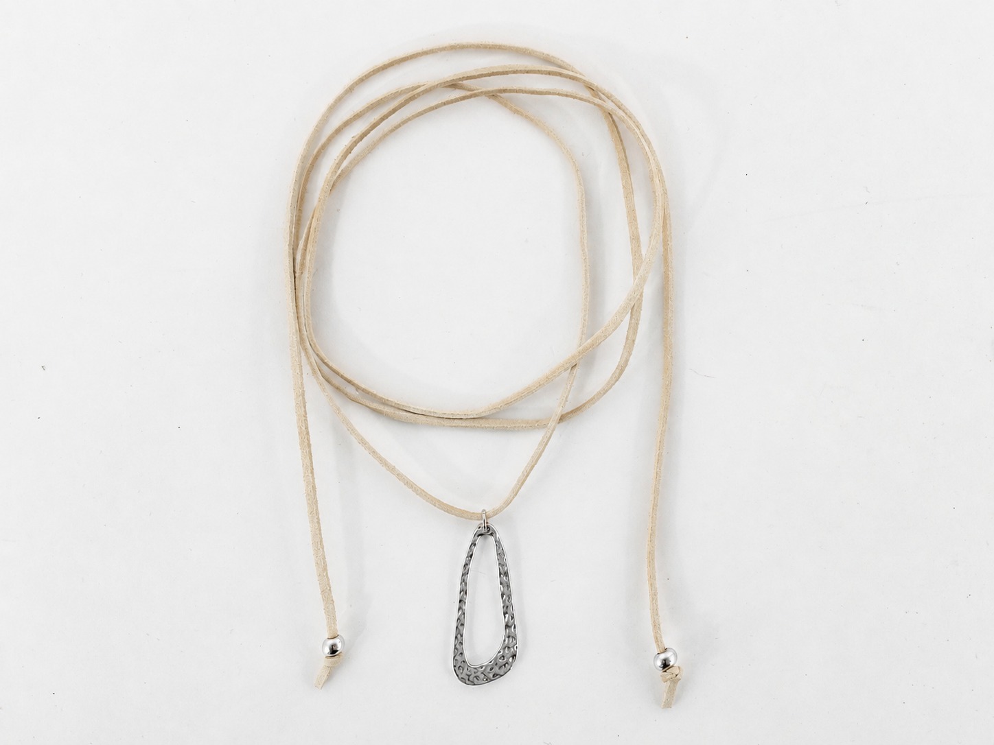 Choker Gamuza con Dije Irregular - imgi_42__mg_0132_copia_crudo_1.jpeg