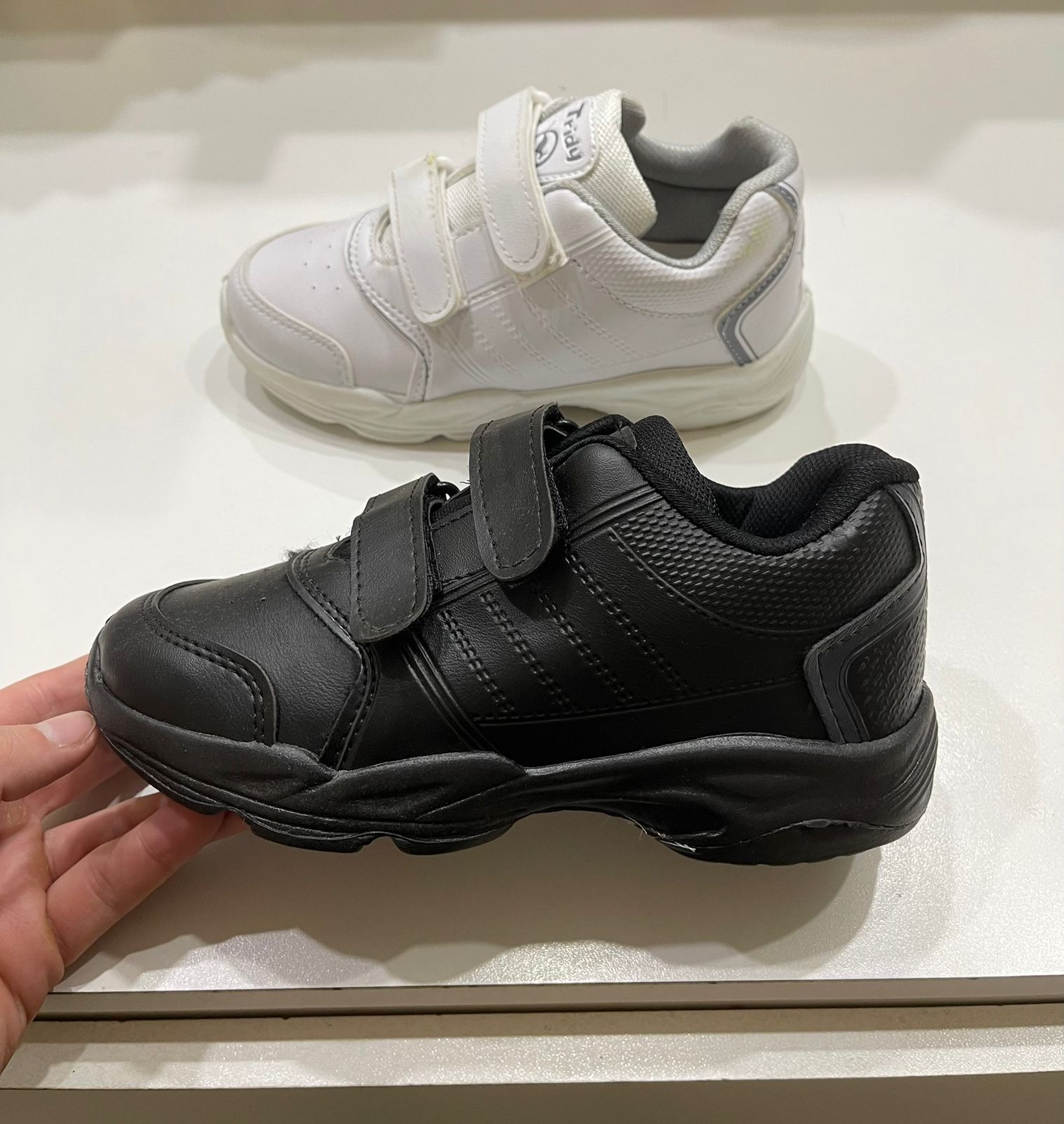 Zapaptilla Deportiva Colegial con Abrojos Tridy Art.2123 23 al 37 - WhatsApp%20Image%202026-03-21%20at%2011.37.38%20AM%20(1).jpeg