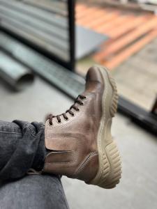 Borcego Mallorca Black y Vison Cuero Vacuno Suelas Pegadas y Cosidas - Miniatura 2