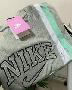 Remera Nike de Dama Bordado