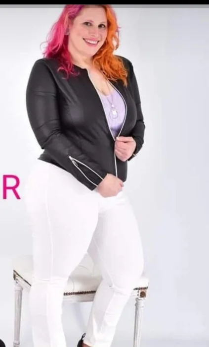 Campera Especial Engomado Cuello Maus con Cierre en las Mangas