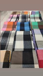 Ruanas / Pashminas / Bufandas - Miniatura 2