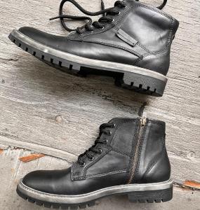 Borcego Kuntur Black Cuero Genuino