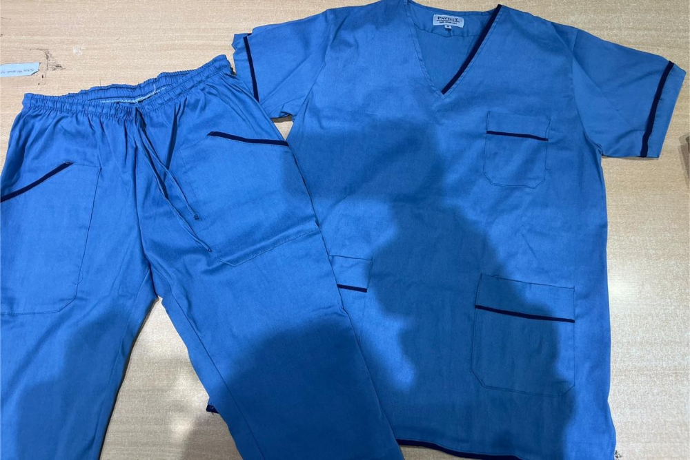 Ambos Profesionales con Spandex Elastizado - Imagen 2