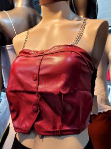 Top Cuerina con Cadena