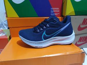 Nike Pegasus Premium Azul Marino - Miniatura 2