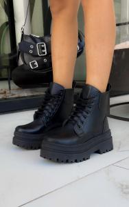 Borcegos con Plataforma Negros Kala