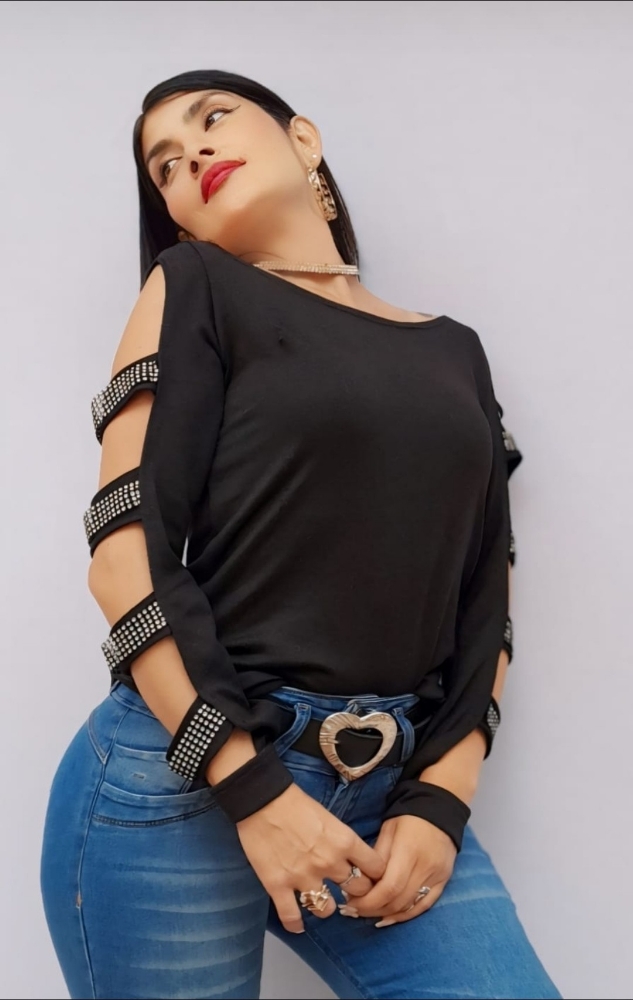 Art.2049 Remera con Brillo  en las Mangas - Imagen 3
