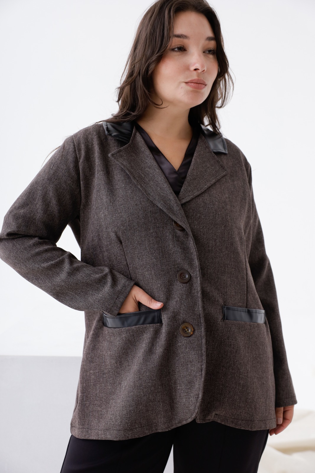 3609 Blazer Julia - WhatsApp%20Image%202026-03-06%20at%2013.50.53%20(1).jpeg
