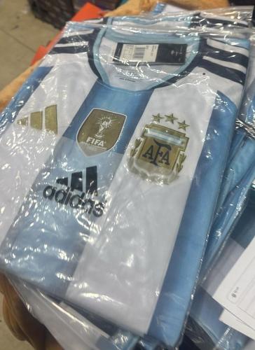 Camiseta Argentina Original Versión Hincha Bordada por 30 Camisetas a $32,000 C/u