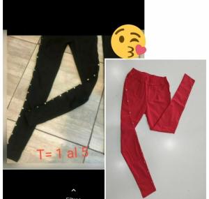 Pantalon con Tachas  Chupin  Color  Negro y Rojo
