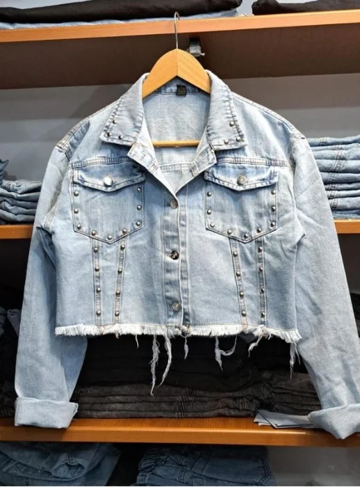 Camperas Jeans con Tachas