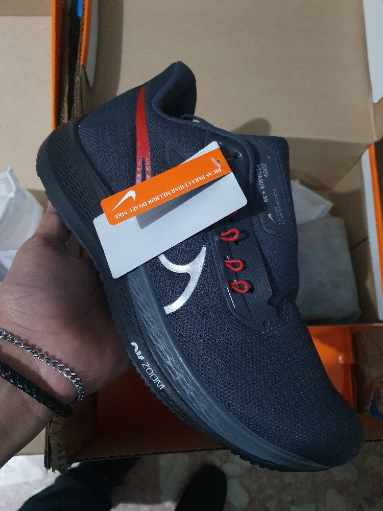 Nike Pegasus Premium Gristopo/bordo - Imagen 2