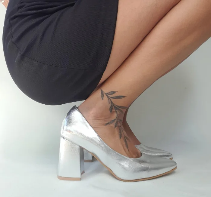 Stiletto Mora Plata