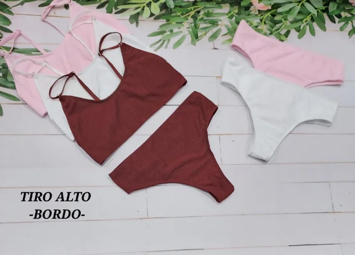 Bikinis Tiro Alto Bordó