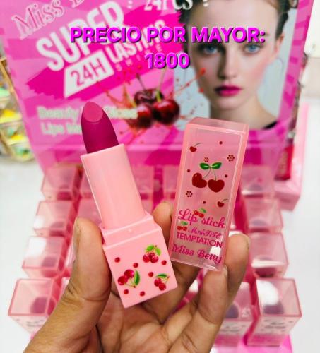 Labial en Barra Matte ( Varios Modelos y Precios en Cada Foto)