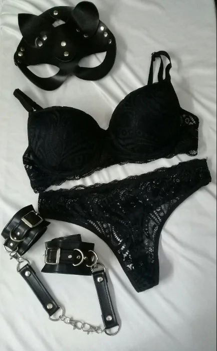 Conjunto Todo Encaje y Accesorios Eroticos