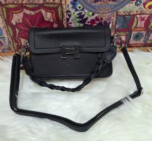 Ingresó:hermosa Carterita Morral de Cuero Pum